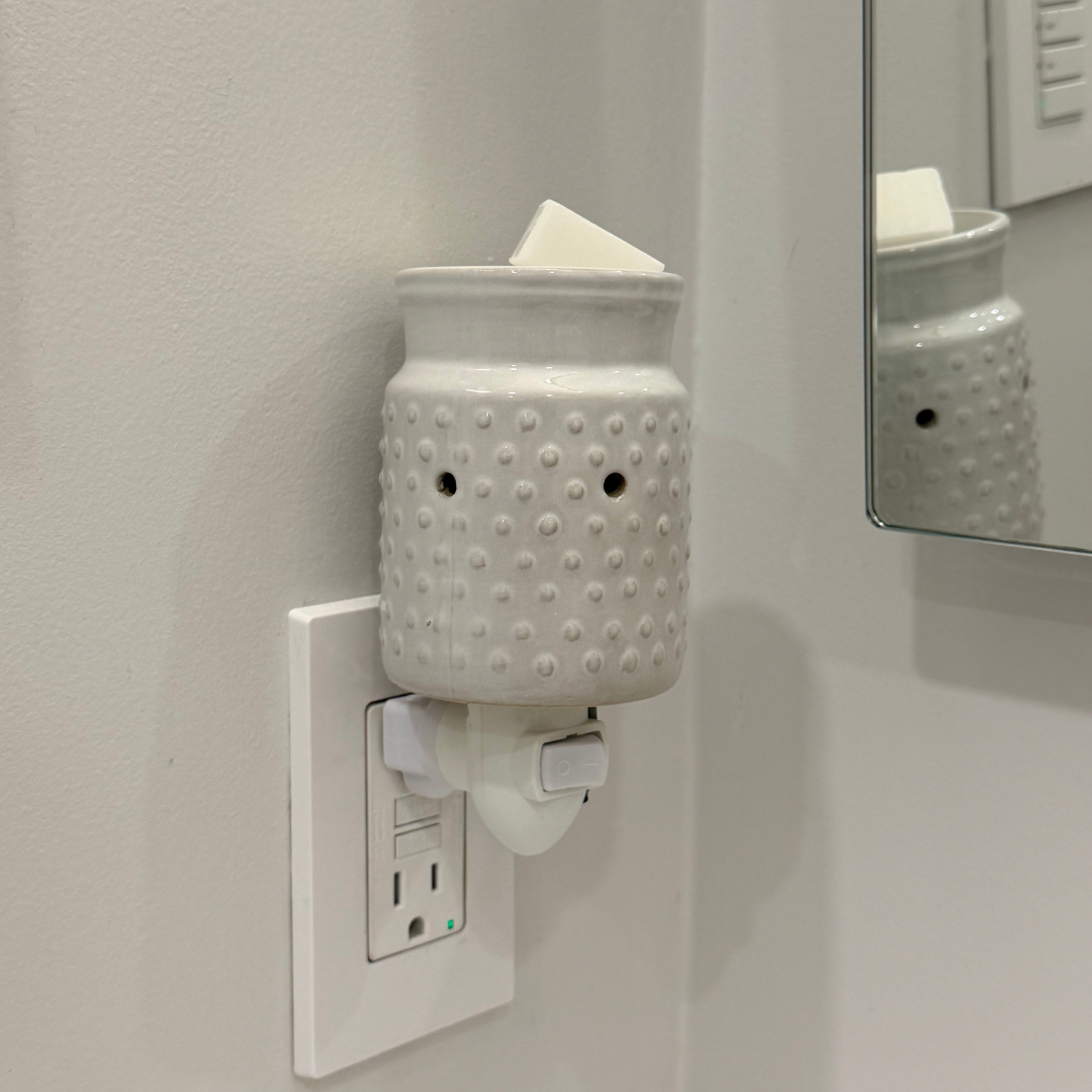 White Hobnail Wax Melt Warmer - Plug-In